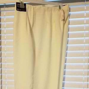4/$25 Avenue cream colored pants
